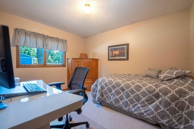 712 W Circle Drive, Montgomery, MN 56069