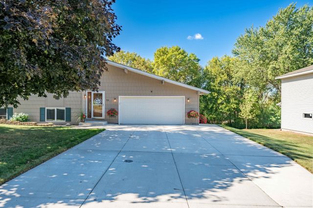 712 W Circle Drive, Montgomery, MN 56069