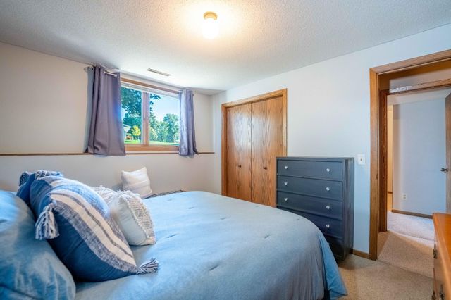 712 W Circle Drive, Montgomery, MN 56069