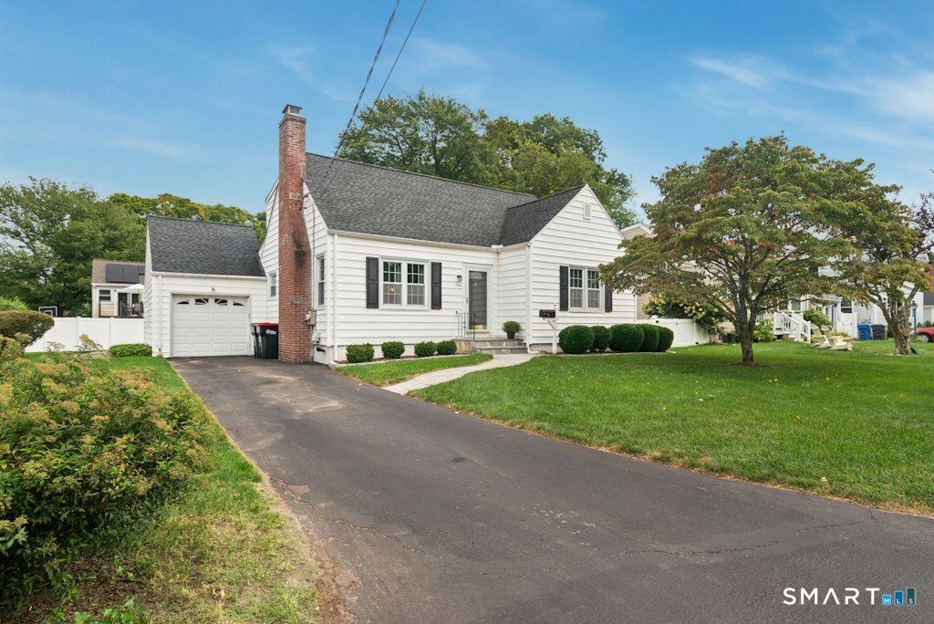 100 Flint Street, Trumbull, CT 06611