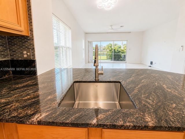7337 Smithbrooke Dr, Lake Worth, FL 33467