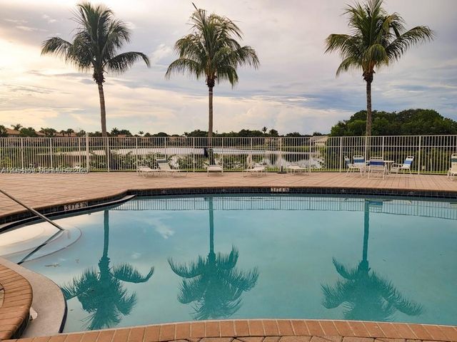 7337 Smithbrooke Dr, Lake Worth, FL 33467