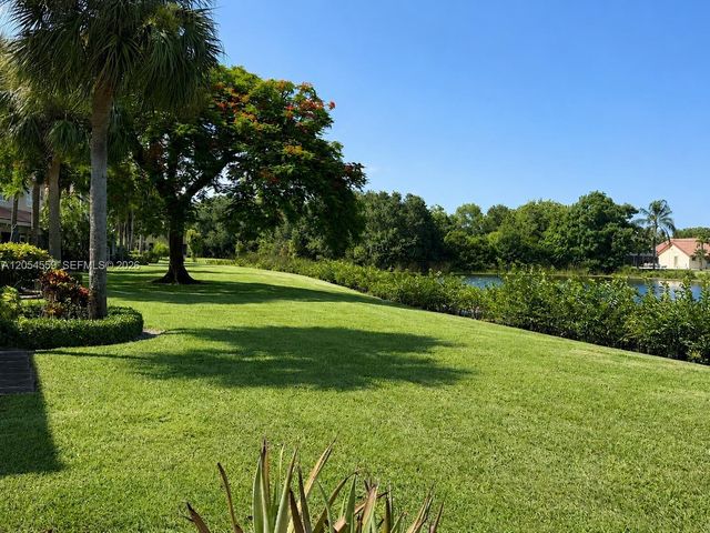 7337 Smithbrooke Dr, Lake Worth, FL 33467