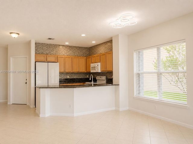 7337 Smithbrooke Dr, Lake Worth, FL 33467
