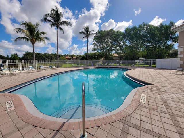 7337 Smithbrooke Dr, Lake Worth, FL 33467