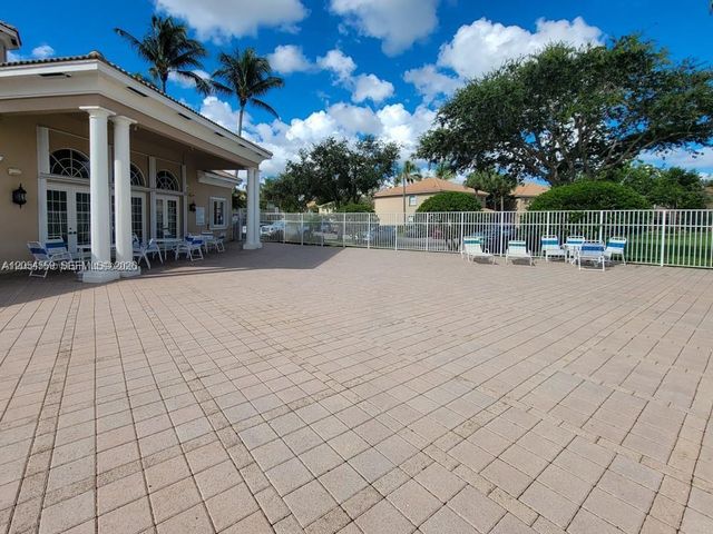 7337 Smithbrooke Dr, Lake Worth, FL 33467