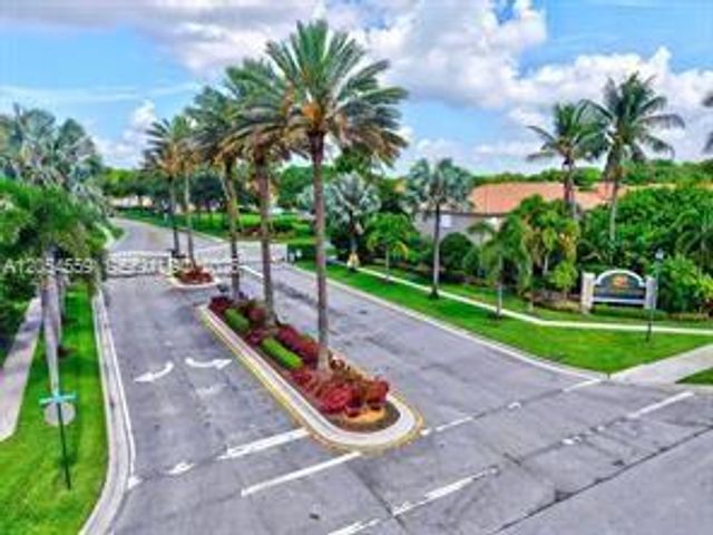 7337 Smithbrooke Dr, Lake Worth, FL 33467