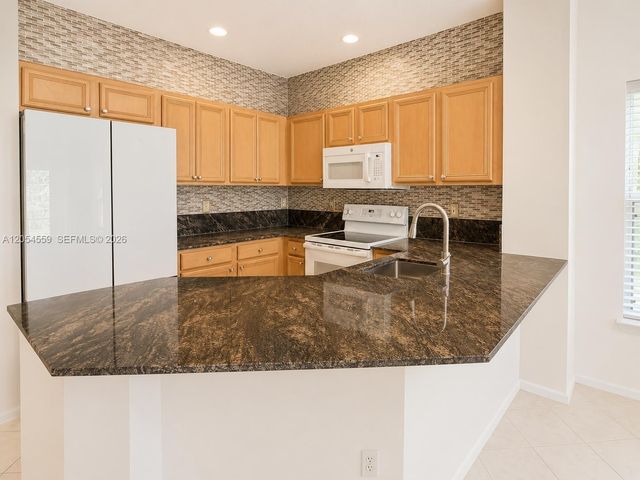 7337 Smithbrooke Dr, Lake Worth, FL 33467