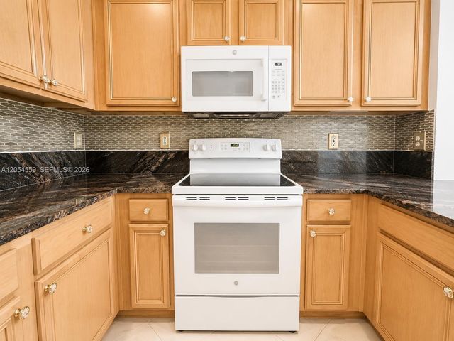 7337 Smithbrooke Dr, Lake Worth, FL 33467