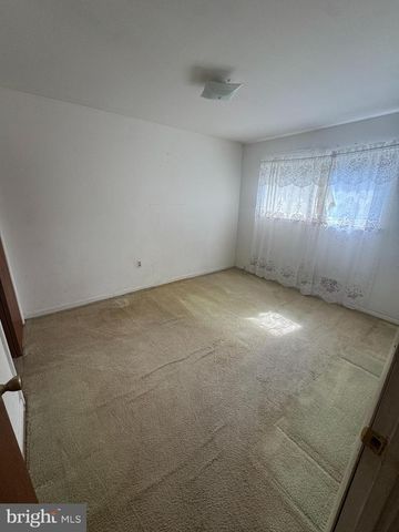 612 SUFFOLK AVE, Capitol Heights, MD 20743
