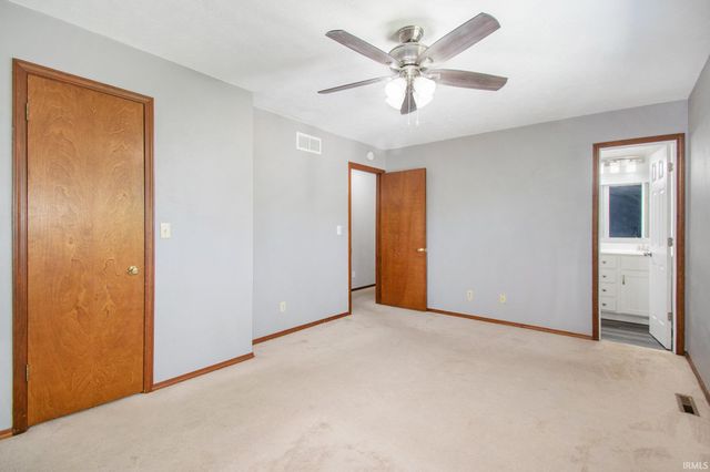 54805 W Sunray Drive, Osceola, IN 46561