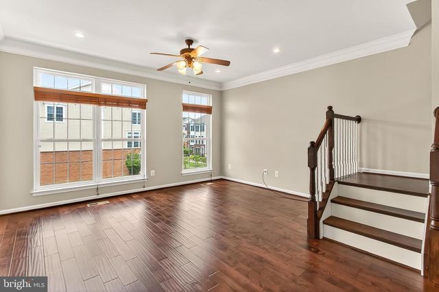 42627 HOMEFRONT TER, Chantilly, VA 20152