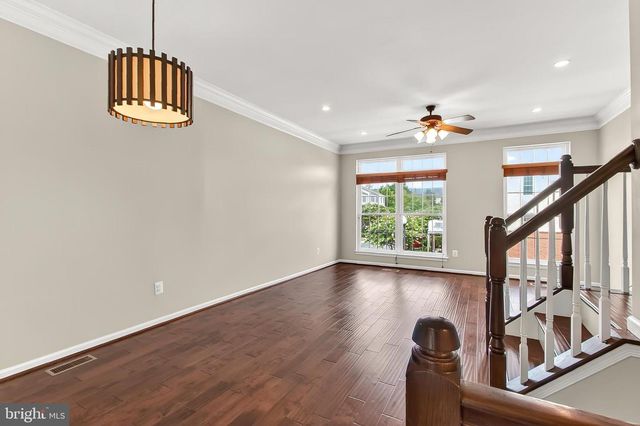 42627 HOMEFRONT TER, Chantilly, VA 20152