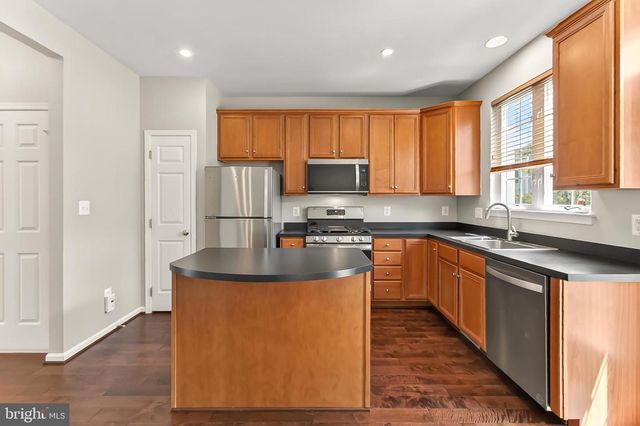 42627 HOMEFRONT TER, Chantilly, VA 20152