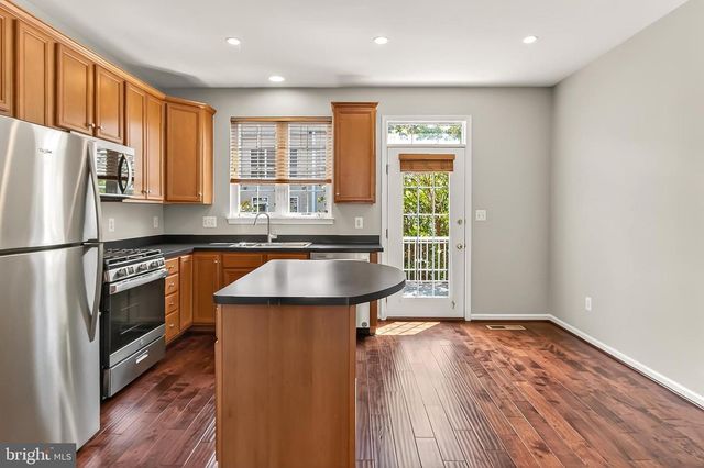 42627 HOMEFRONT TER, Chantilly, VA 20152