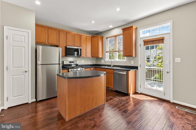 42627 HOMEFRONT TER, Chantilly, VA 20152