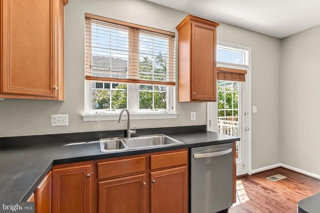 42627 HOMEFRONT TER, Chantilly, VA 20152