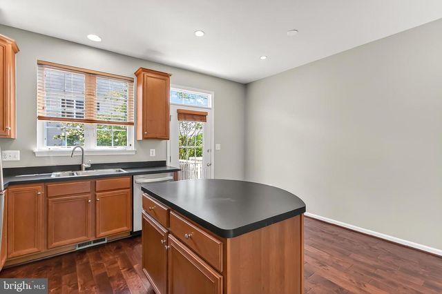 42627 HOMEFRONT TER, Chantilly, VA 20152