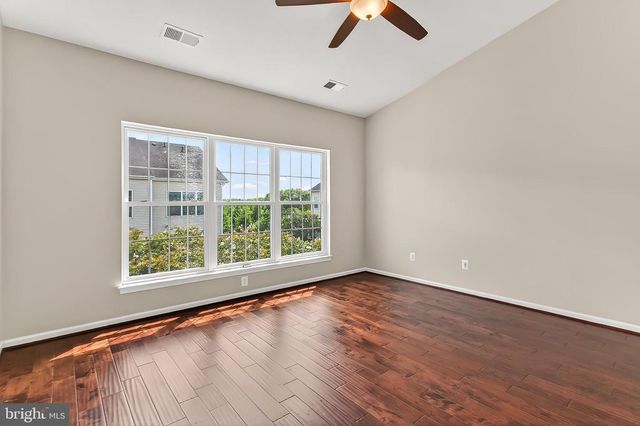 42627 HOMEFRONT TER, Chantilly, VA 20152