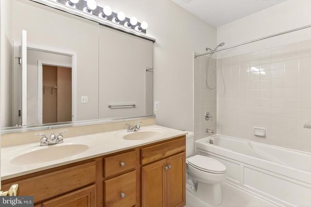 42627 HOMEFRONT TER, Chantilly, VA 20152