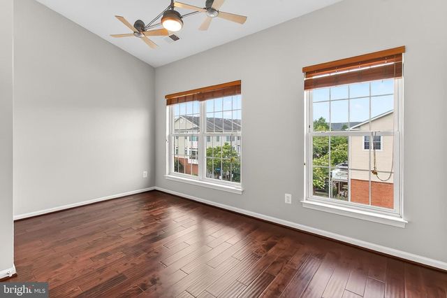 42627 HOMEFRONT TER, Chantilly, VA 20152