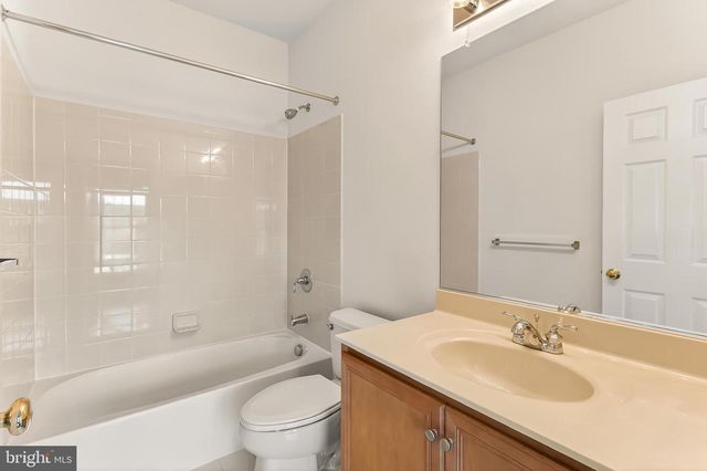 42627 HOMEFRONT TER, Chantilly, VA 20152