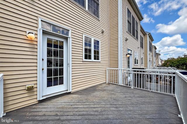 42627 HOMEFRONT TER, Chantilly, VA 20152