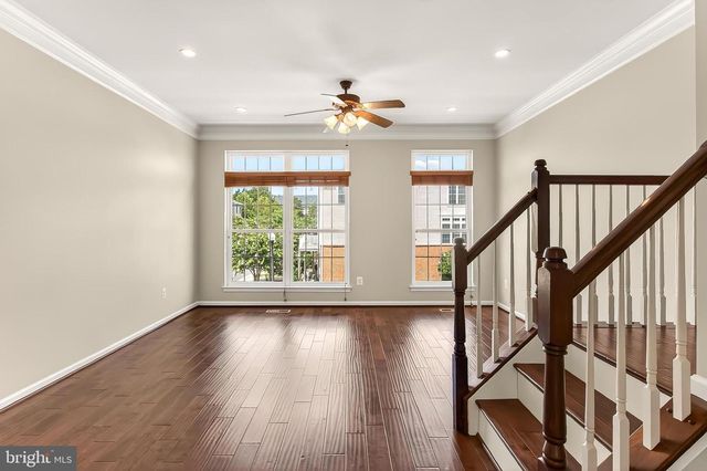 42627 HOMEFRONT TER, Chantilly, VA 20152