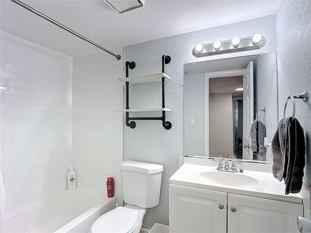 201 PINE VIOLET COURT 201, Tampa, FL 33612