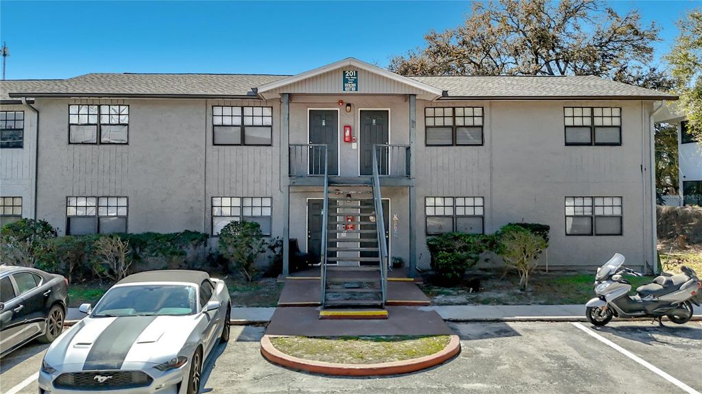 201 PINE VIOLET COURT 201, Tampa, FL 33612