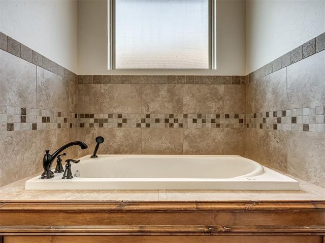 3024 Wind Call Lane, Edmond, OK 73034