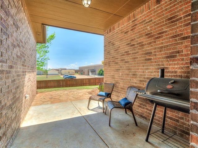 3024 Wind Call Lane, Edmond, OK 73034