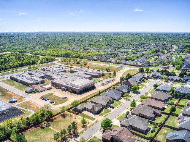 3024 Wind Call Lane, Edmond, OK 73034