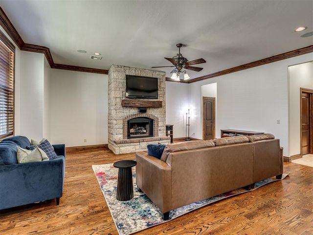 3024 Wind Call Lane, Edmond, OK 73034