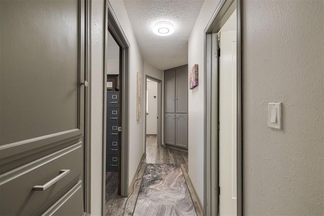 614 W Greenwood Court, Mustang, OK 73064