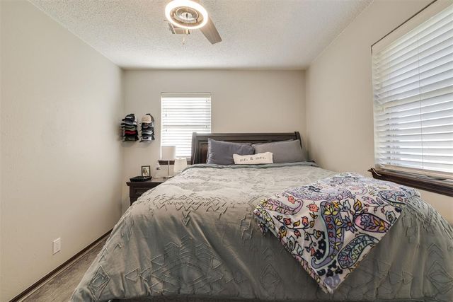 614 W Greenwood Court, Mustang, OK 73064