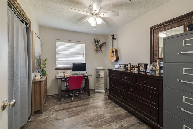 614 W Greenwood Court, Mustang, OK 73064