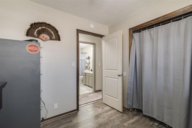 614 W Greenwood Court, Mustang, OK 73064