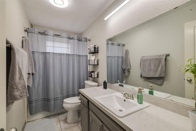 614 W Greenwood Court, Mustang, OK 73064