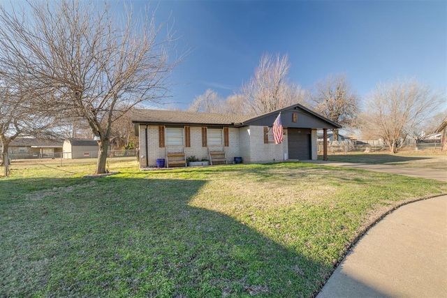 614 W Greenwood Court, Mustang, OK 73064