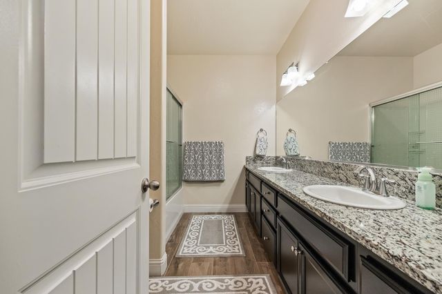 5355 W Hammond Avenue, Fresno, CA 93722