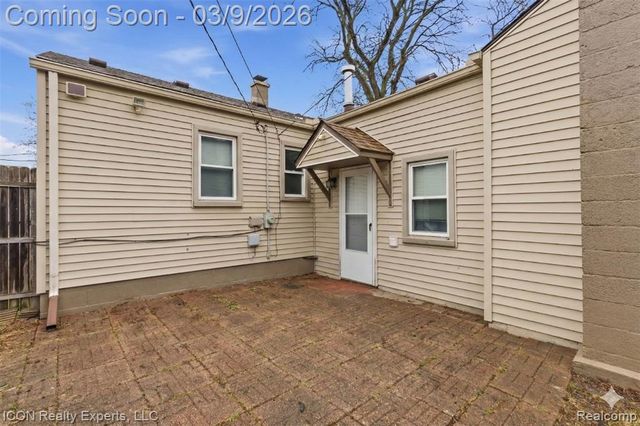 1807 Hanford Avenue, Lincoln Park, MI 48146