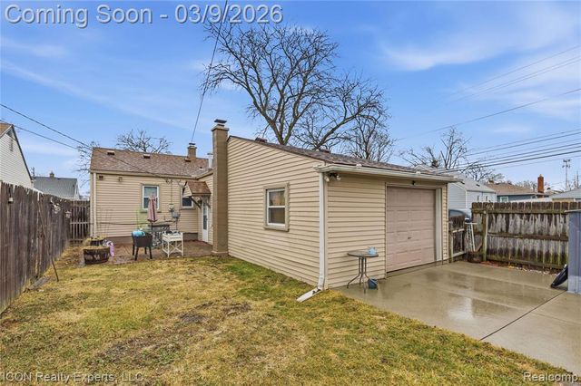 1807 Hanford Avenue, Lincoln Park, MI 48146