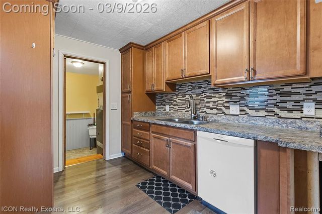 1807 Hanford Avenue, Lincoln Park, MI 48146