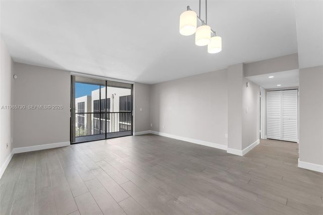 8045 SW 107th Ave 303, Miami, FL 33173