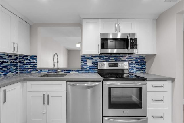 8045 SW 107th Ave 303, Miami, FL 33173