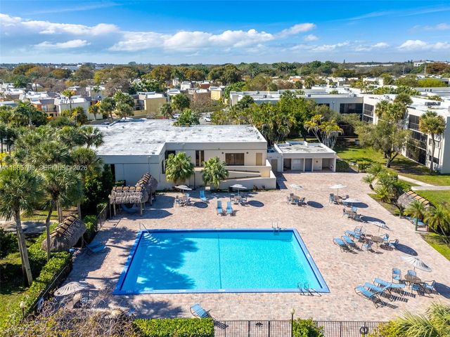 8045 SW 107th Ave 303, Miami, FL 33173