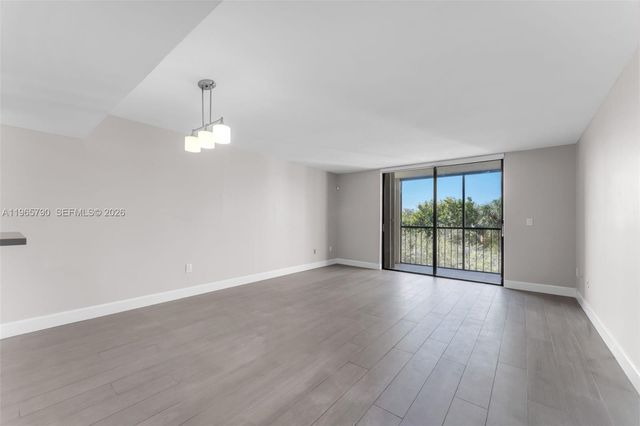 8045 SW 107th Ave 303, Miami, FL 33173