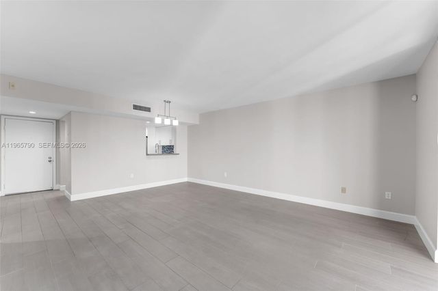 8045 SW 107th Ave 303, Miami, FL 33173