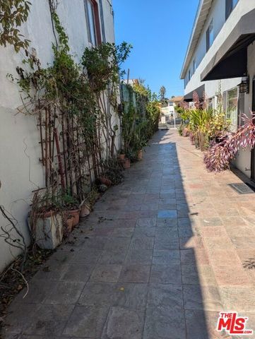 1920 Euclid Street, Santa Monica, CA 90404